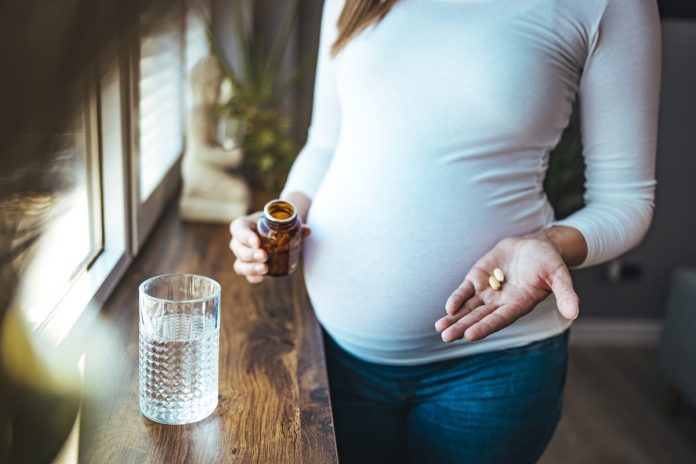 paracetamol-na-gravidez-nao-aumenta-risco-de-autismo,-confirma-estudo